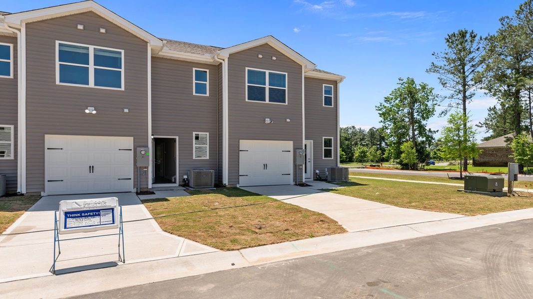 Image 40 representing the PEARSON II by D.R. Horton in Clock Road Townhomes, New Bern, NC. Image 40 representing the PEARSON II by D.R. Horton in Clock Road Townhomes, New Bern, NC.