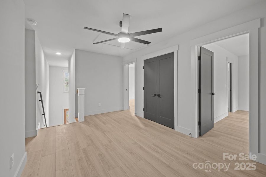 Spacious, unfurnished interior of a new home in , Richfield (Image 31).
