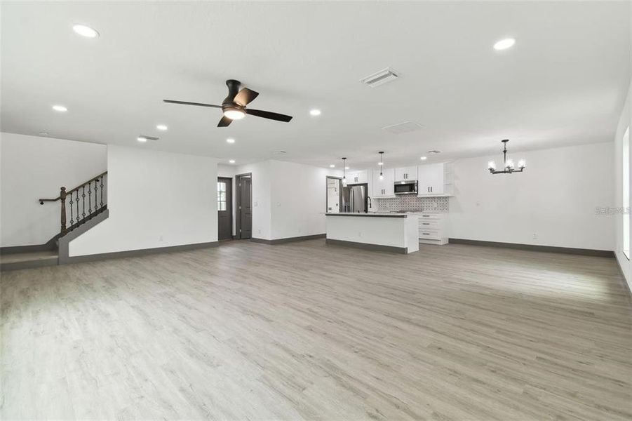 Spacious, unfurnished interior of a new home in , Tampa (Image 16).