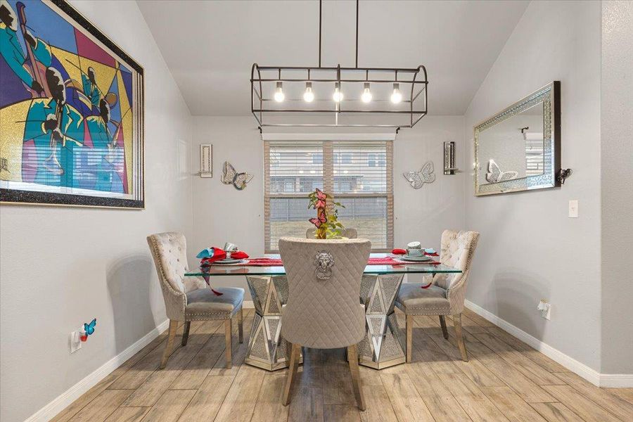 Furnished interior view inside a new home in , Killeen (Image 9).