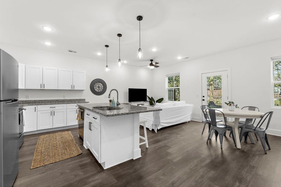 Furnished interior view inside a new home in , Hanahan (Image 13).