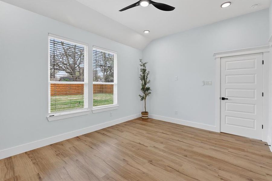 Spacious, unfurnished interior of a new home in , Haltom City (Image 38).