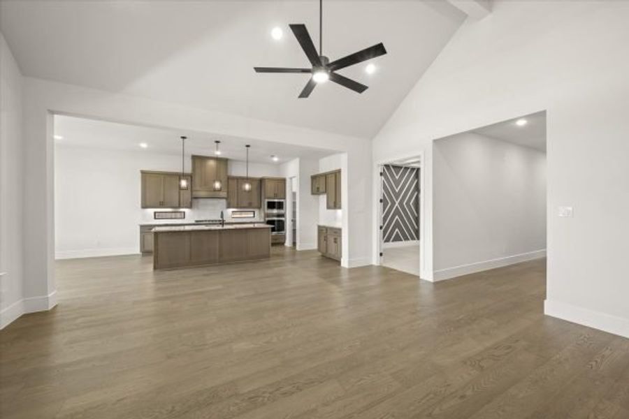 Spacious, unfurnished interior of a new home in Rio Vista at Kelly Ranch, Aledo (Image 52).