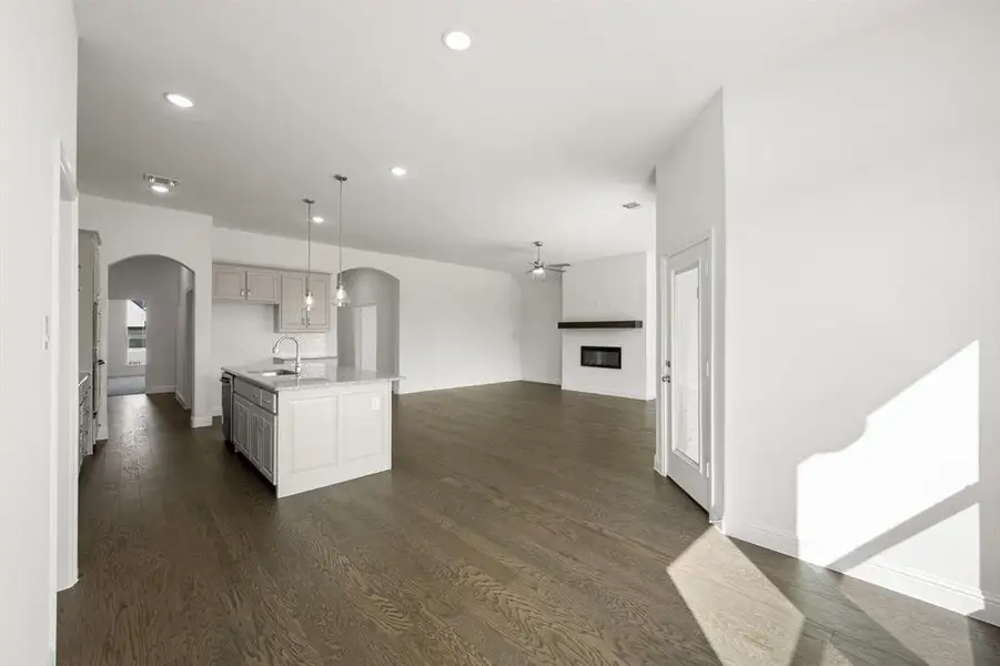 220 Pine Leaf- Dining-2 220 Pine Leaf- Dining-2