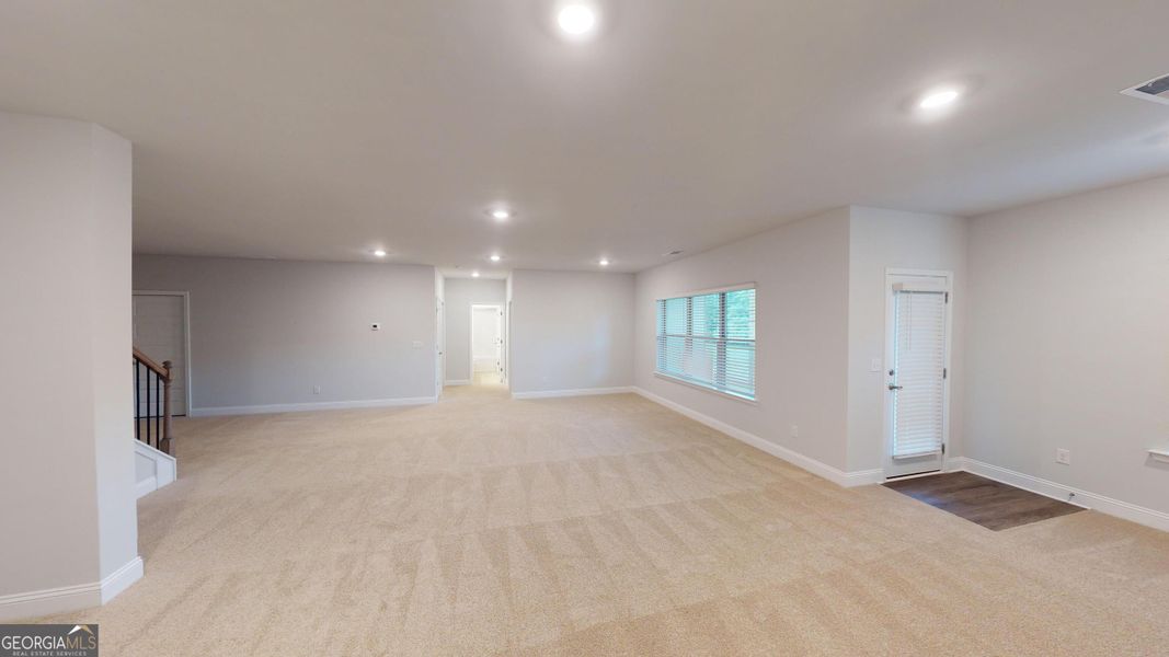 Spacious, unfurnished interior of a new home in Oakview Estates, Macon (Image 20).