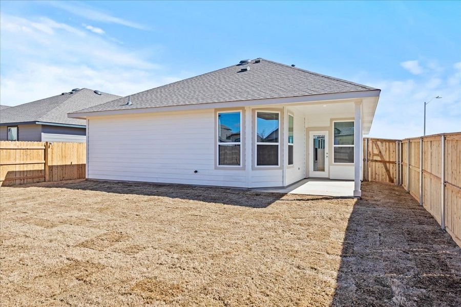Exterior details and patio area of a home in Trace, San Marcos (Image 24).