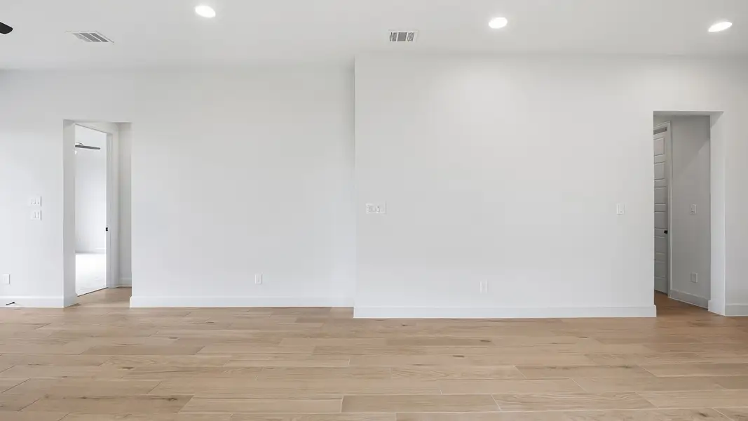 Spacious, unfurnished interior of a new home in Meraki, Forney (Image 20).