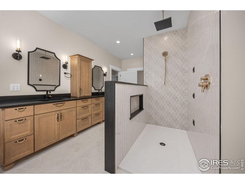 Furnished interior view inside a new home in , Milliken (Image 7).