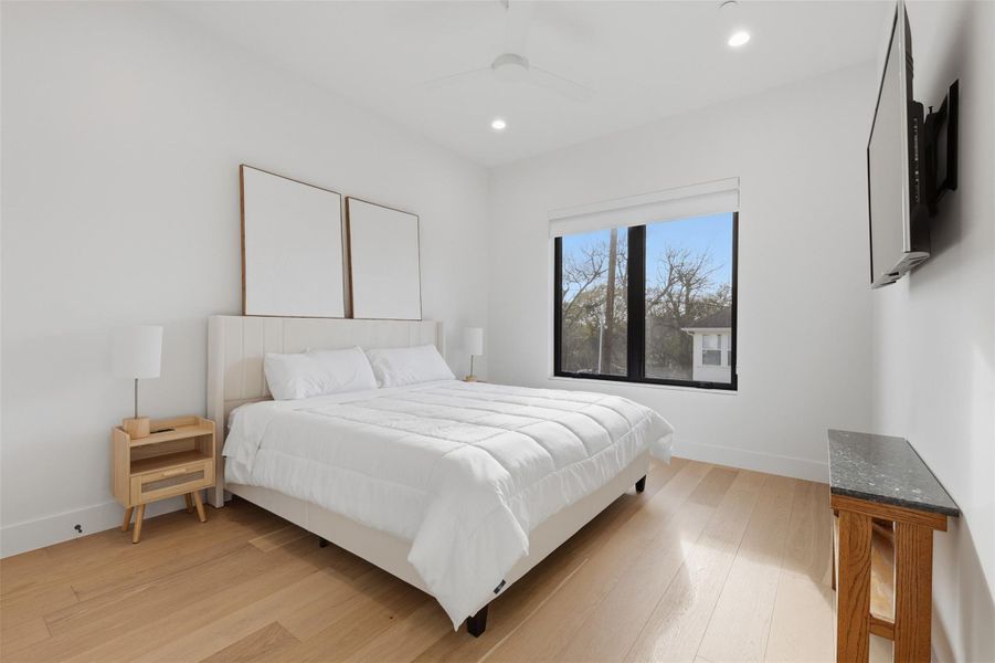 Furnished interior view inside a new home in , Bellaire (Image 31).