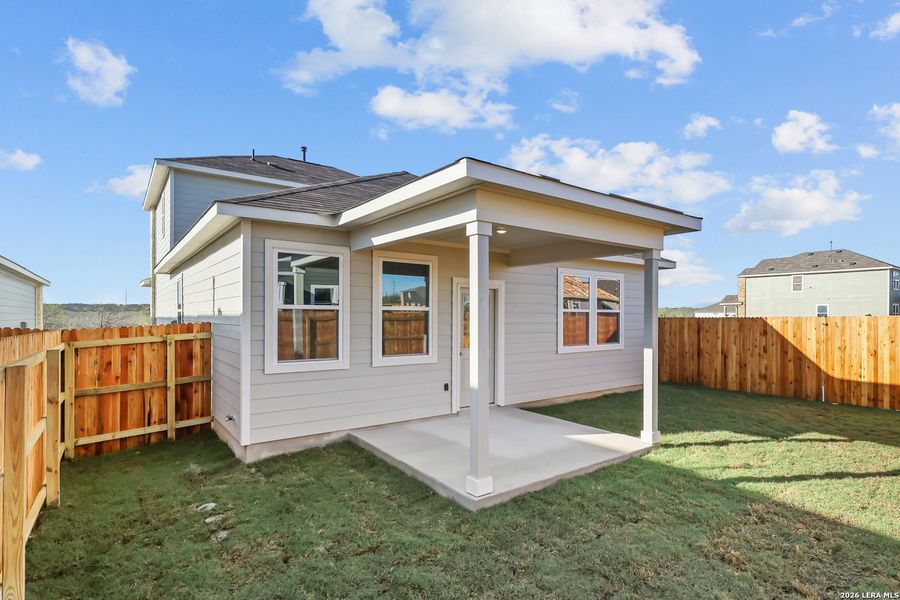 Exterior details and patio area of a home in Summerlin, San Antonio (Image 22).