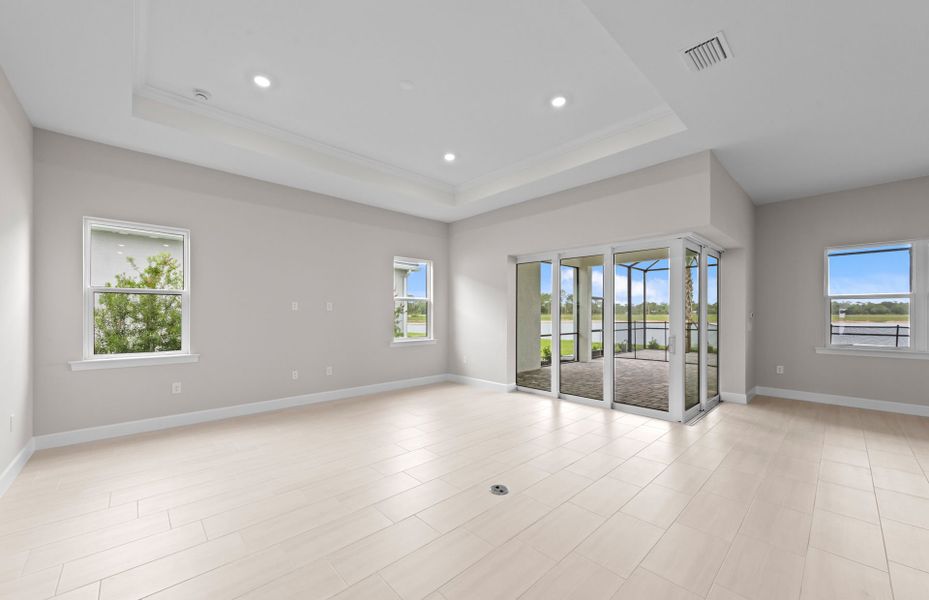 Spacious, unfurnished interior of a new home in Del Webb Oak Creek, North Fort Myers (Image 33).
