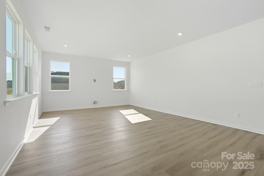 Spacious, unfurnished interior of a new home in Wellington Pointe Classic, Monroe (Image 26).