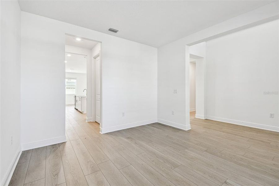 Spacious, unfurnished interior of a new home in Hawkstone, Sarasota (Image 41).