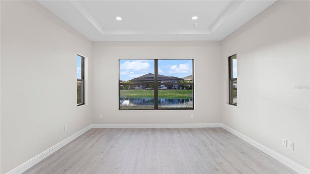 Spacious, unfurnished interior of a new home in Cresswind Lakewood Ranch, Lakewood Ranch (Image 16).
