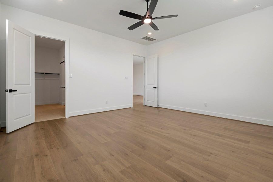 Spacious, unfurnished interior of a new home in Hallimore Ranch, Rosenberg (Image 20). Spacious, unfurnished interior of a new home in Hallimore Ranch, Rosenberg (Image 20).