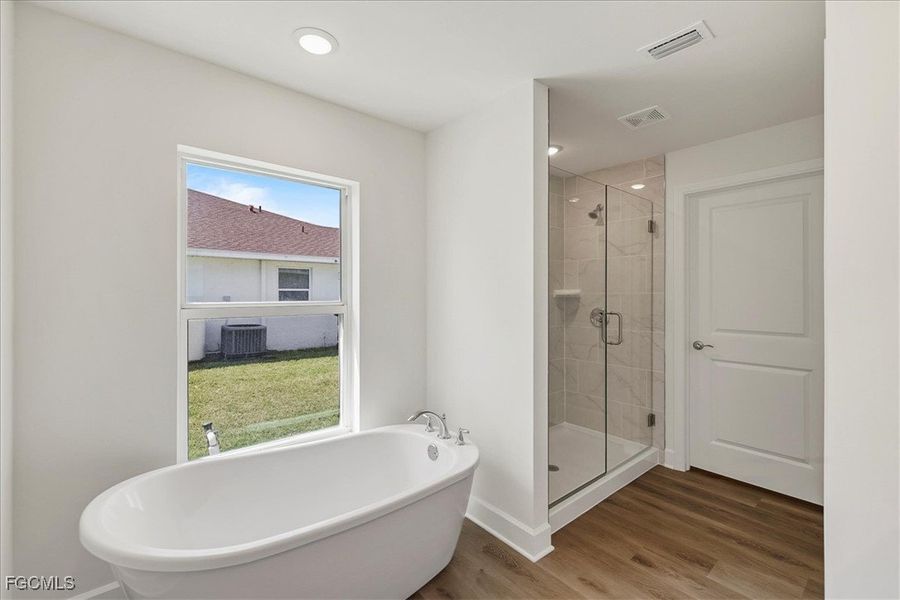 Furnished interior view inside a new home in Cape Coral, Cape Coral (Image 12).