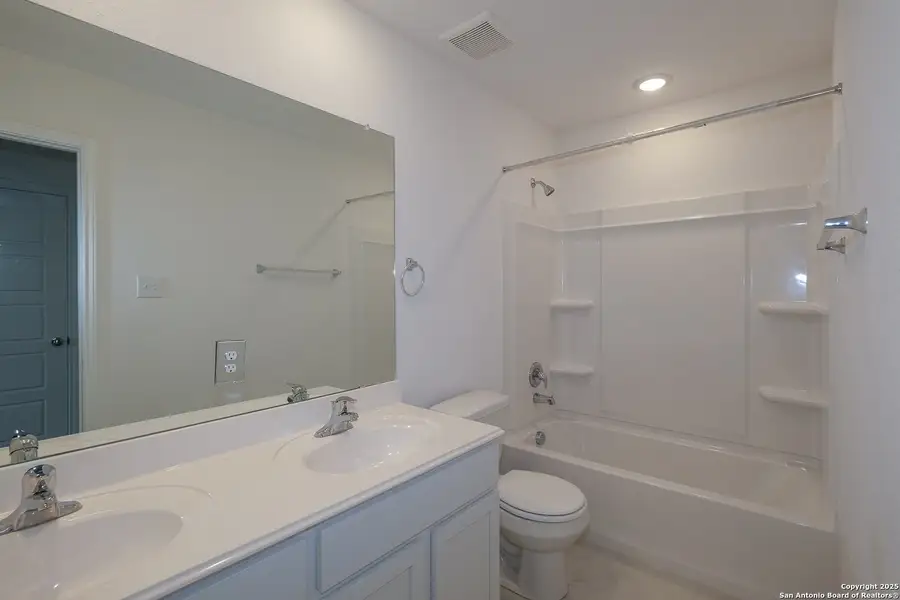 Furnished interior view inside a new home in Winding Brook, San Antonio (Image 5). Furnished interior view inside a new home in Winding Brook, San Antonio (Image 5).