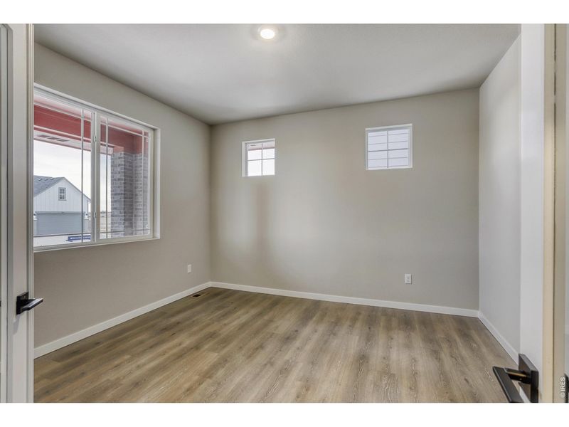 Spacious, unfurnished interior of a new home in Farmstead, Berthoud (Image 35).