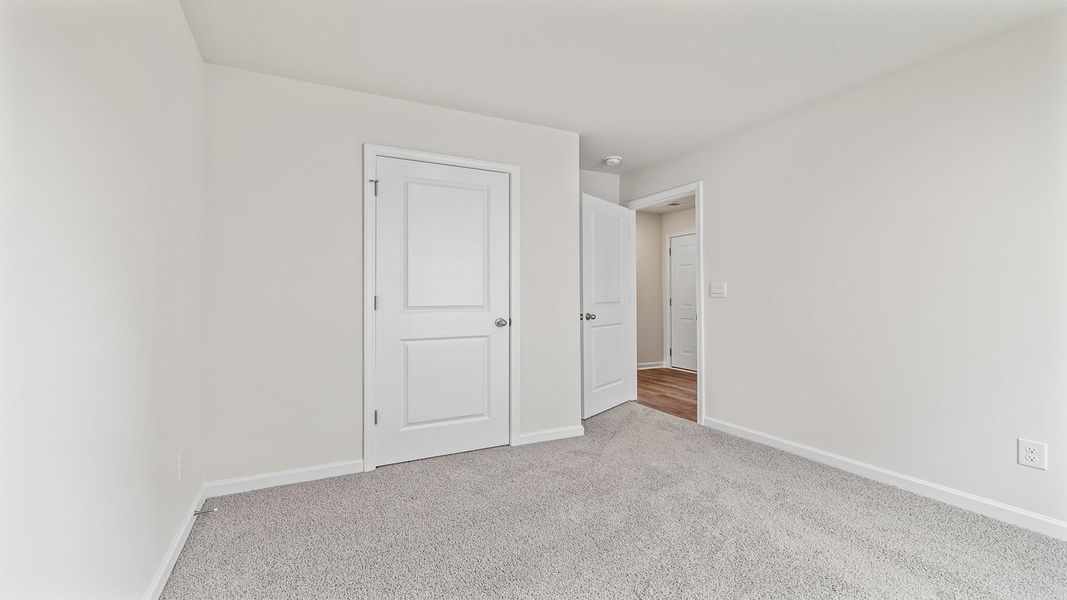 Spacious, unfurnished interior of a new home in Durbin Meadows, Fountain Inn (Image 16).