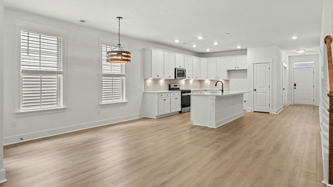 Kitchen with Island and Eating Area