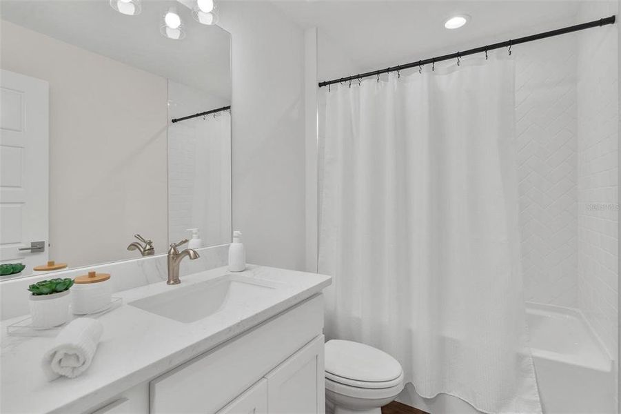 Furnished interior view inside a new home in , Leesburg (Image 6).