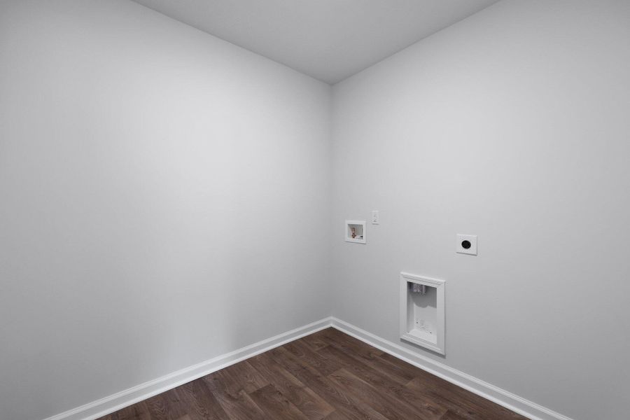 Spacious, unfurnished interior of a new home in Carolina Groves, Moncks Corner (Image 25).