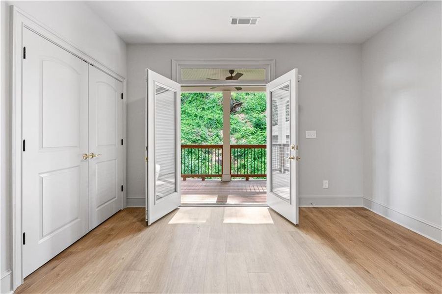 Spacious, unfurnished interior of a new home in , Atlanta (Image 19).