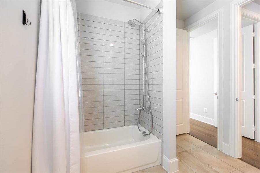 Image 36 of a home in .