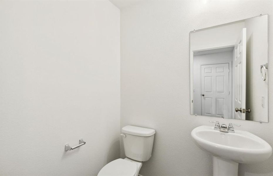 Large secondary bathroom*real home pictured