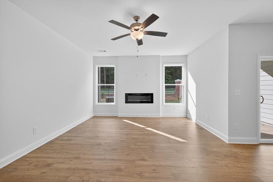 Spacious, unfurnished interior of a new home in , Jefferson (Image 38).