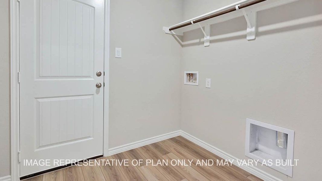 Spacious, unfurnished interior of a new home in Southern Pointe, College Station (Image 14). Spacious, unfurnished interior of a new home in Southern Pointe, College Station (Image 14).