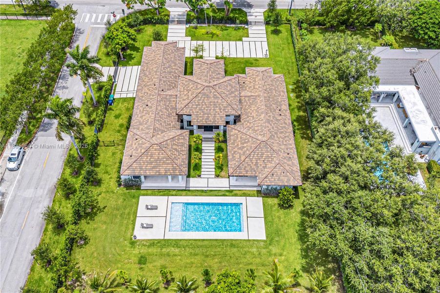 Image 33 of a home in .