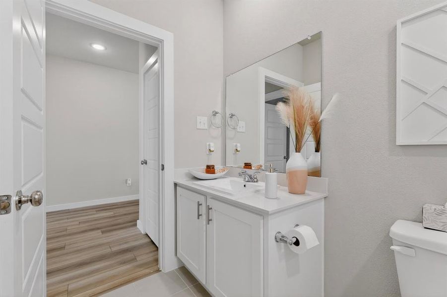 Furnished interior view inside a new home in Oakmont Park, Red Oak (Image 15).