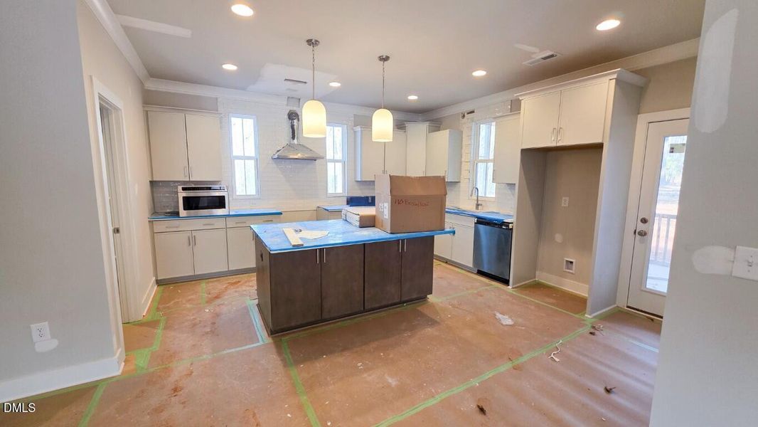 212 Rawhide (9) (Medium)