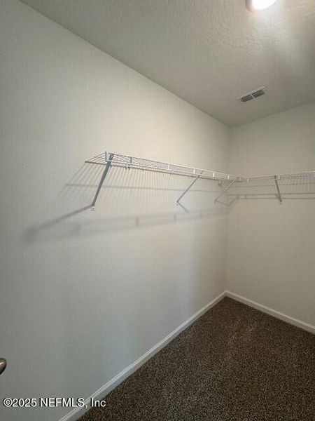 Spacious, unfurnished interior of a new home in The Landing, Middleburg (Image 41).