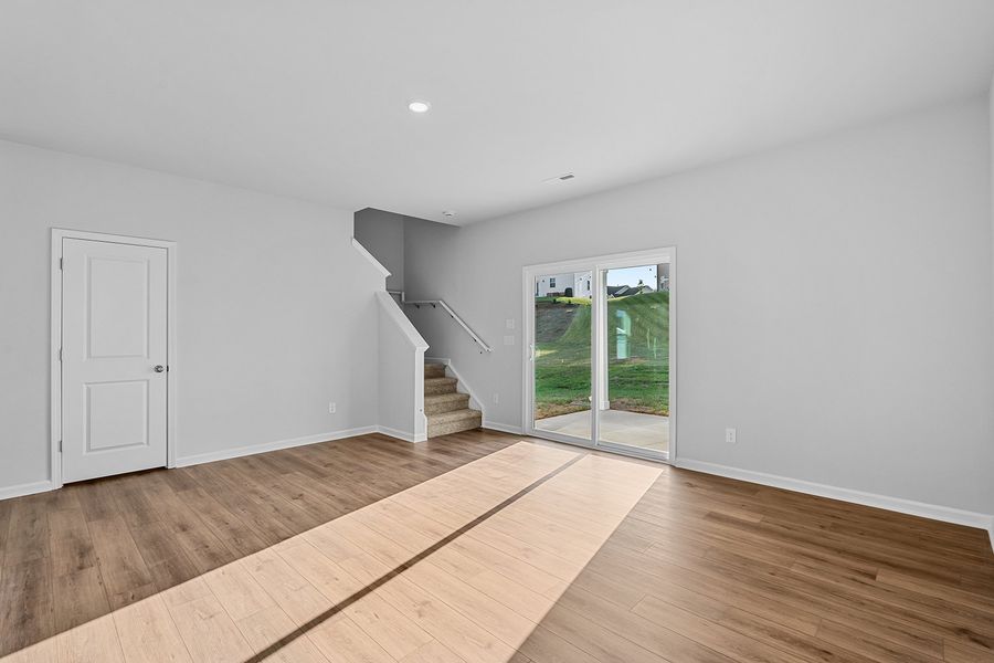 Spacious, unfurnished interior of a new home in Hanes Lake, Winston-Salem (Image 27). Spacious, unfurnished interior of a new home in Hanes Lake, Winston-Salem (Image 27).