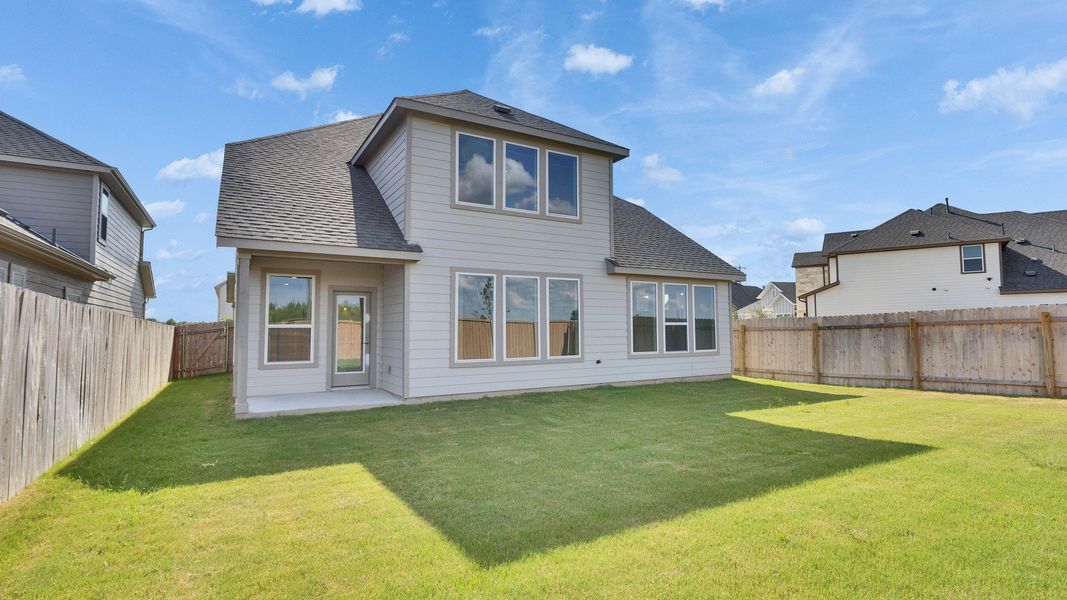 Furnished interior view inside a new home in Spring Creek, Taylor (Image 32).