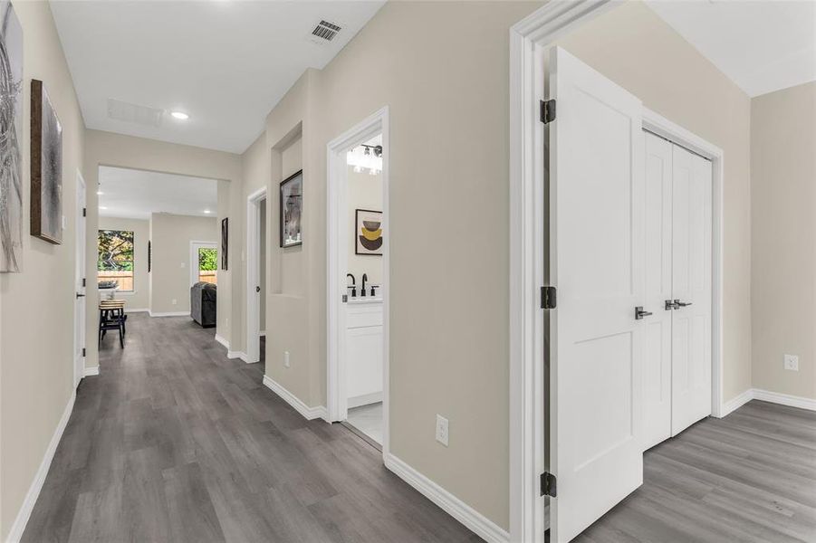 Spacious, unfurnished interior of a new home in , Gun Barrel City (Image 23).