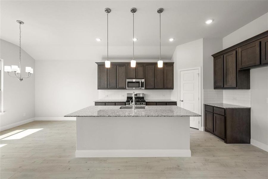 509 Pebble Kitchen1