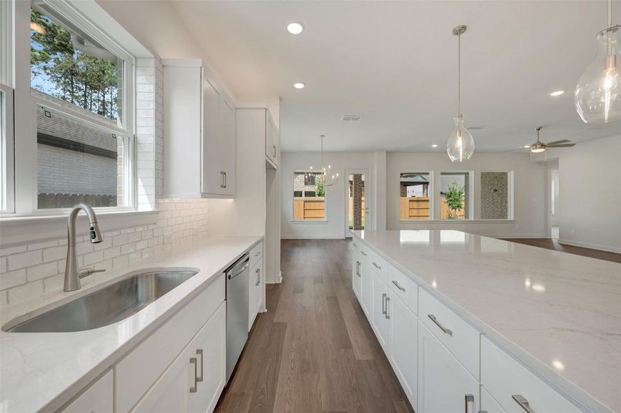 Furnished interior view inside a new home in ARTAVIA - Parkview Collection, Conroe (Image 9).