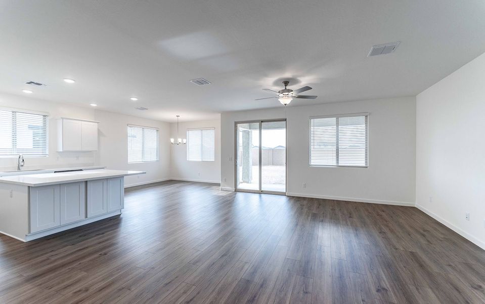 Spacious, unfurnished interior of a new home in Rancho Mirage, Maricopa (Image 9). Spacious, unfurnished interior of a new home in Rancho Mirage, Maricopa (Image 9).