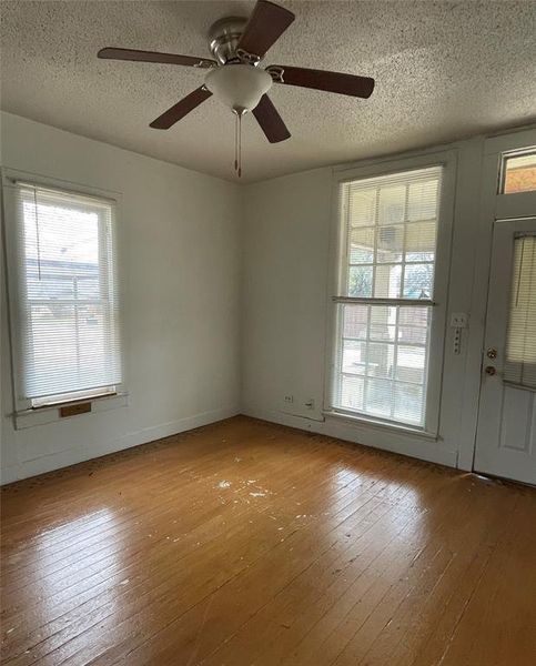 Image 18 of a home in .