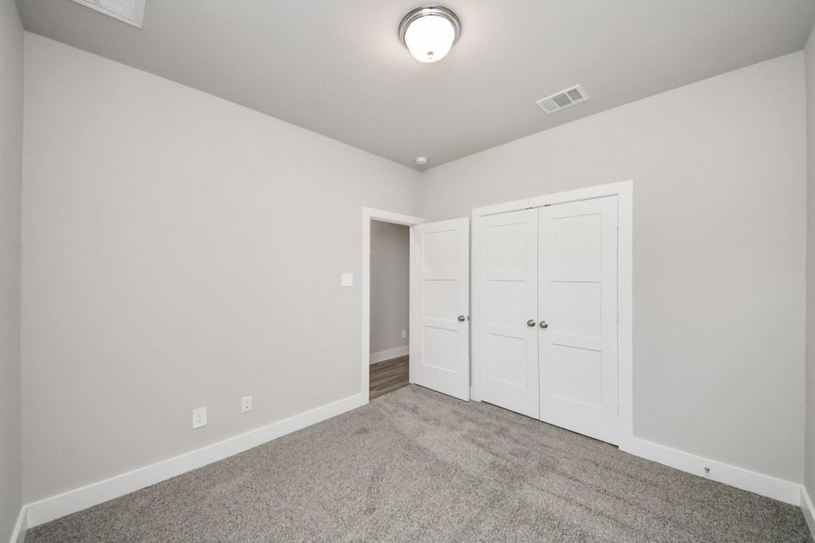 Spacious, unfurnished interior of a new home in Sorella: Signature Collection, Tomball (Image 31).