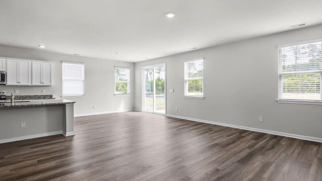Spacious, unfurnished interior of a new home in Magnolia Ridge at Blake Farm, Wilmington (Image 25).