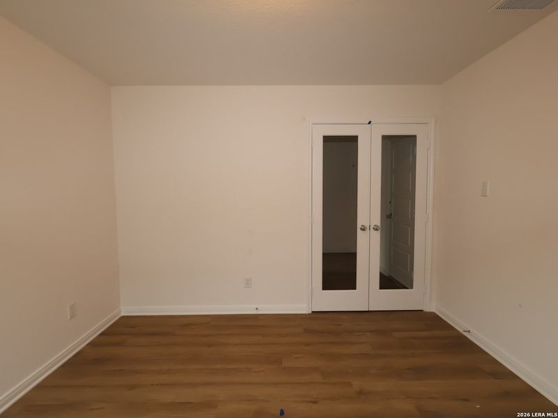 Spacious, unfurnished interior of a new home in Agave, San Antonio (Image 14).