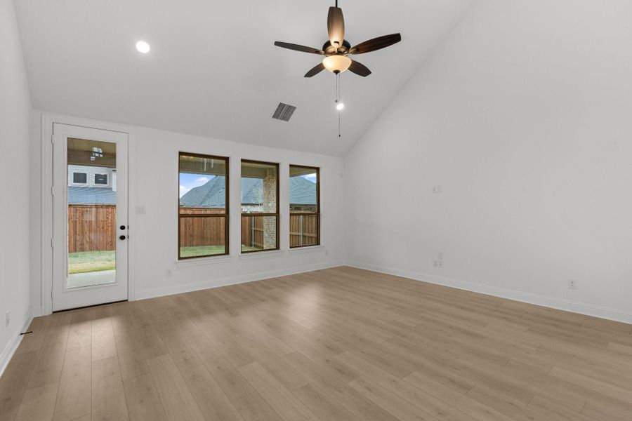 4br New Home in Celina, TX.  - Slide 18