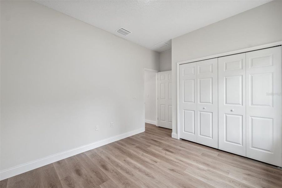 Spacious, unfurnished interior of a new home in , Citrus Springs (Image 29).