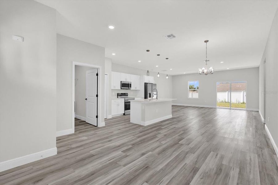 Spacious, unfurnished interior of a new home in , Ocala (Image 18).