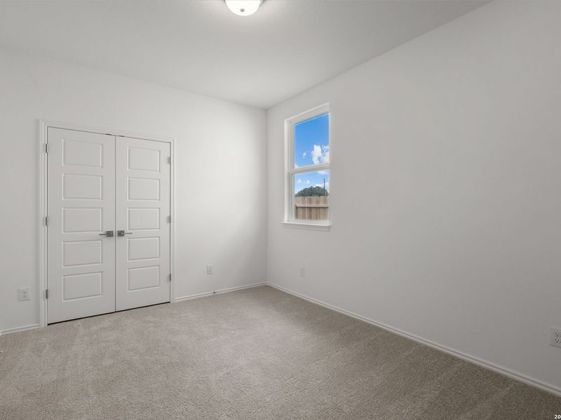 Spacious, unfurnished interior of a new home in Hickory Ridge, San Antonio (Image 37).