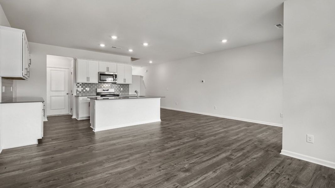 Spacious, unfurnished interior of a new home in Chapel Townes, Raleigh (Image 29). Spacious, unfurnished interior of a new home in Chapel Townes, Raleigh (Image 29).